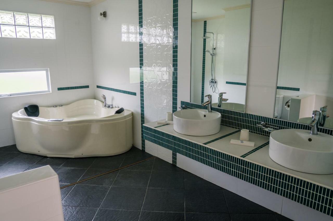 Sherwood Bay Resort & Aqua Sports Inc. Sunacolan エクステリア 写真